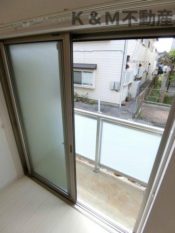 バルコニー　外からの目が気にならないバルコニーで洗濯物が干せます