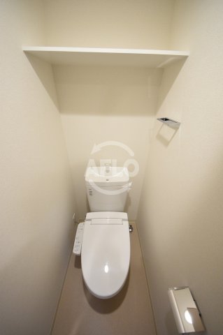 トイレ　プレサンス堺筋本町センティス　温水洗浄便座