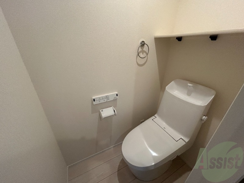 トイレ　トイレはウォッシュレット機能が付いていて非常に便利です。