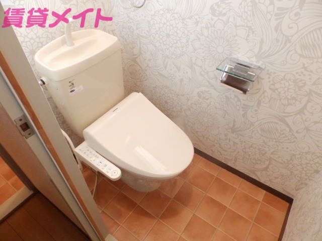 トイレ　同型参考写真
