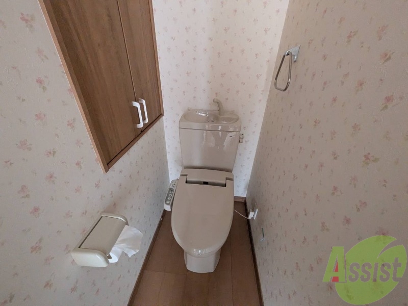 トイレ　トイレはウォシュレット付きです。シャワートイレは嬉しいですね