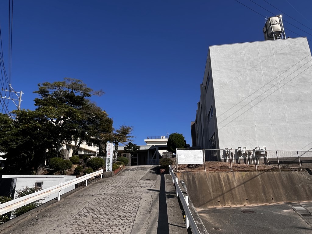 小学校　下関市立川中小学校（小学校）まで482m