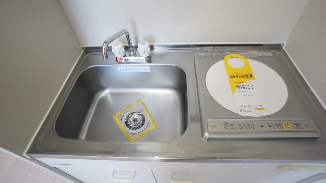 キッチン　※他のお部屋の写真になります（反転）