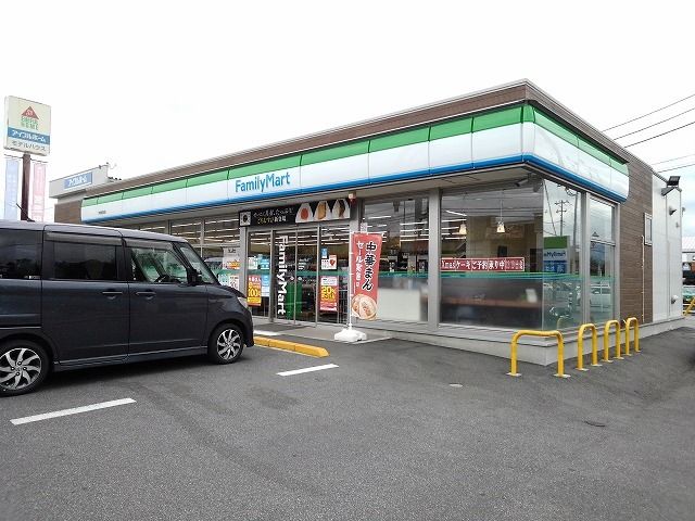 コンビニ　ファミリーマート甲府昭和店（コンビニ）まで450m