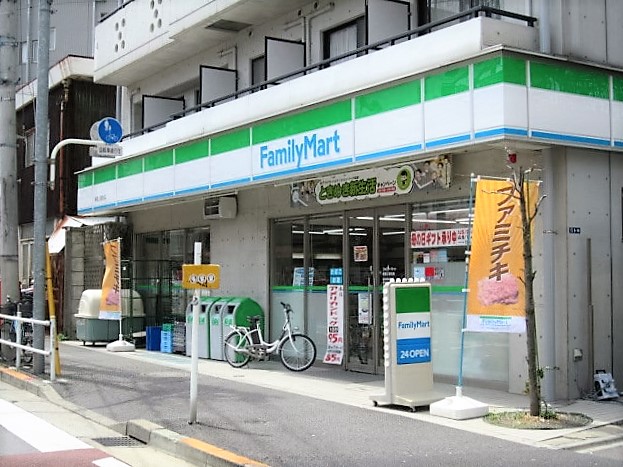 コンビニ　ファミリーマート新宿上落合店（コンビニ）まで402m