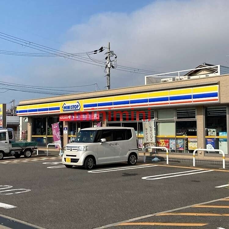 コンビニ　ミニストップ高槻柳川町店（コンビニ）まで663m