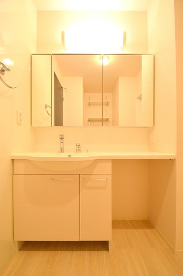 洗面設備　広々使いやすいシャンプードレッサー◎