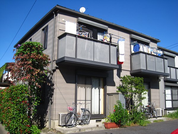 建物外観　上下にお部屋が使えます