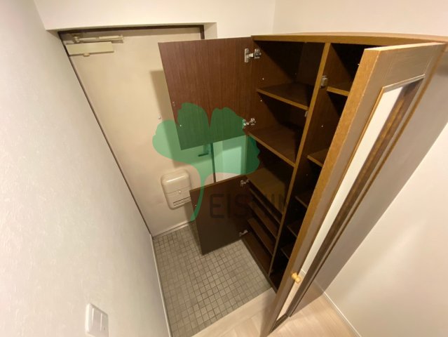 玄関　下駄箱もしっかりついてます！