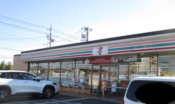 コンビニ　セブンイレブン（コンビニ）まで450m