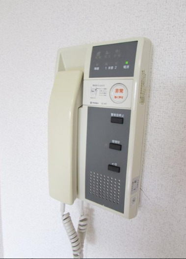 セキュリティ　【駅近♪明るい2面採光】嬉しい敷地内ゴミ置き場完備！