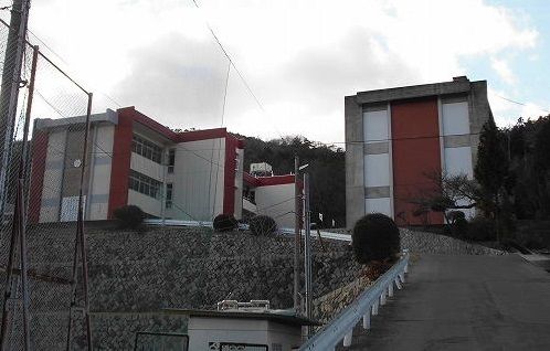 中学校　向原中学校（中学校）まで650m