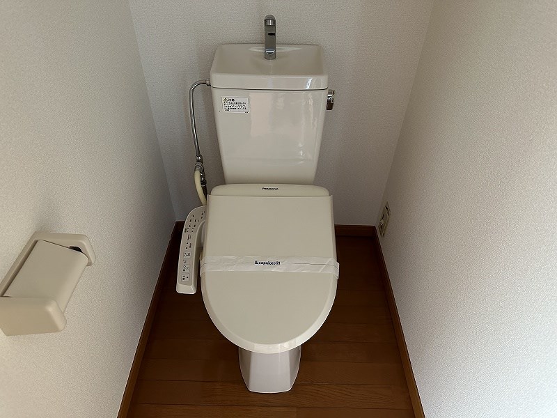 トイレ　こちらの物件はMODE不動産なら割引対象の１部屋です。