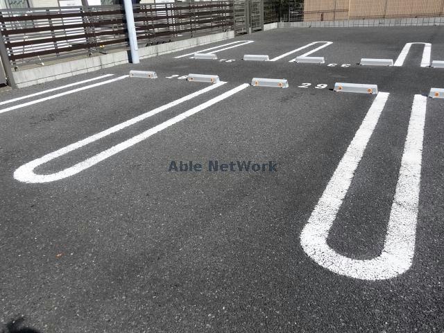 駐車場　駐車場