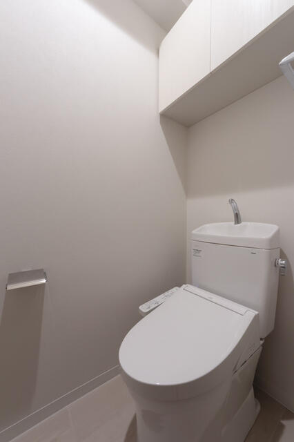 トイレ　※写真は同タイプ住戸です。