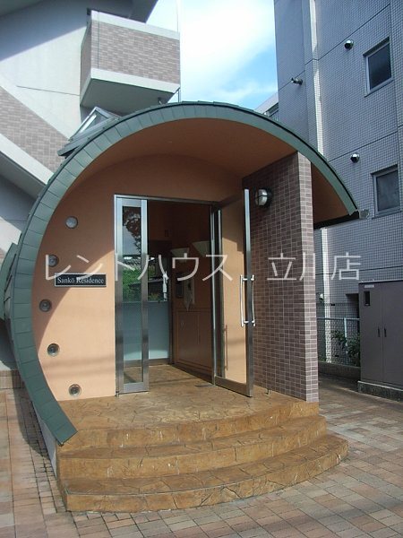 エントランス　同建物参考写真