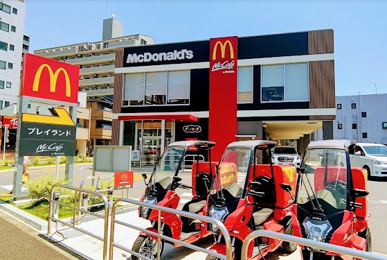 飲食店　マクドナルド 大森北店（飲食店）まで145m