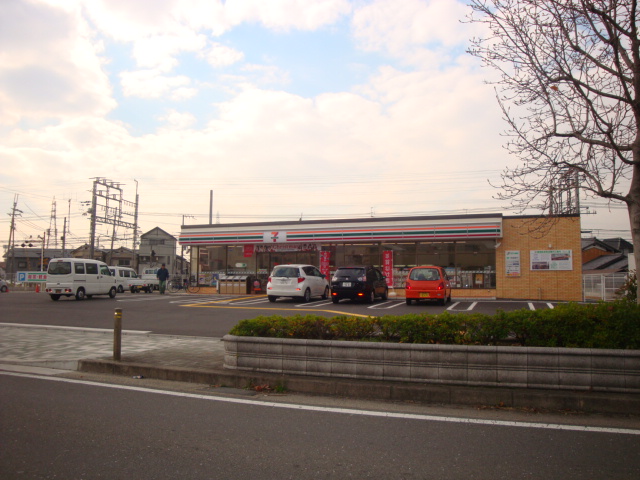 コンビニ　セブンイレブン 伏見向島津田町店（コンビニ）まで600m