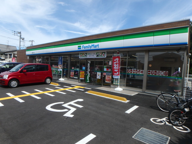 コンビニ　ファミリーマート塚越3丁目店（コンビニ）まで495m
