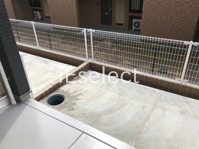 バルコニー　広々した専用庭です！