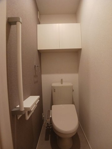 トイレ　ゆったりとした空間のトイレです