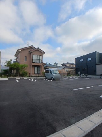 駐車場　駐車場完備です