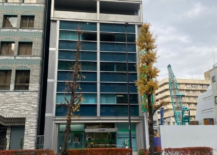 銀行　りそな銀行浅草支店（銀行）まで198m