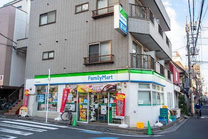 コンビニ　ファミリーマート江東北砂店（コンビニ）まで317m