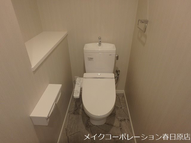 トイレ　写真は同型タイプ