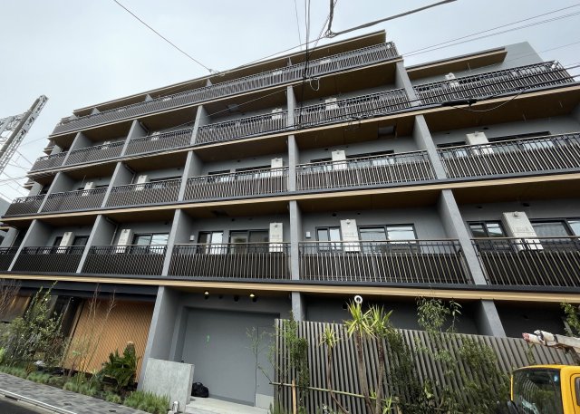 建物外観　鉄筋コンクリート造のがっちりとした建物。