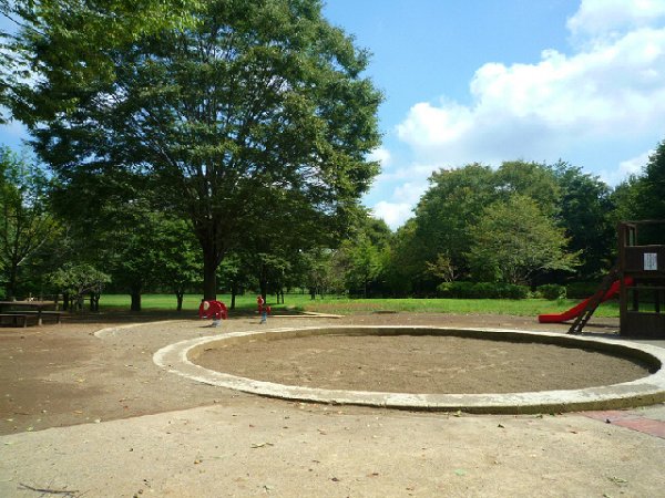 公園　美しが丘公園（公園）まで230m
