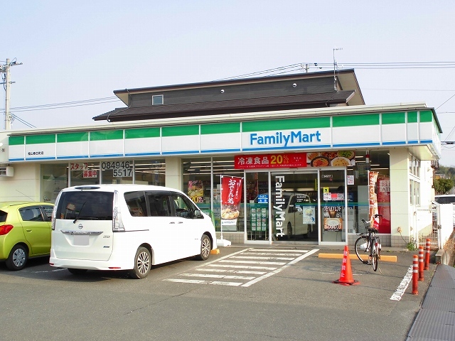 コンビニ　ファミリーマート福山春日町店（コンビニ）まで500m