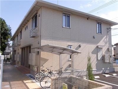 駐車場　屋根付き駐輪場がございます。