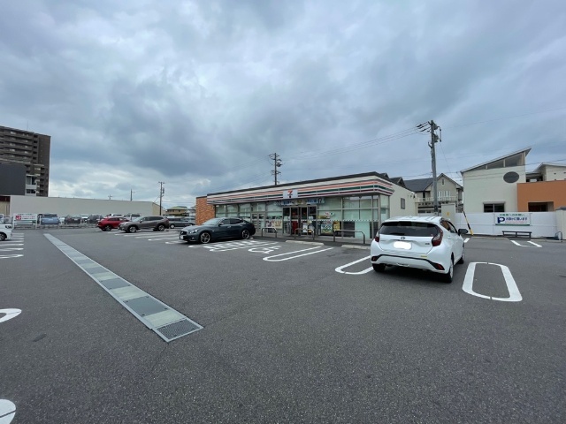 コンビニ　セブンイレブン鈴鹿阿古曽町店（コンビニ）まで468m
