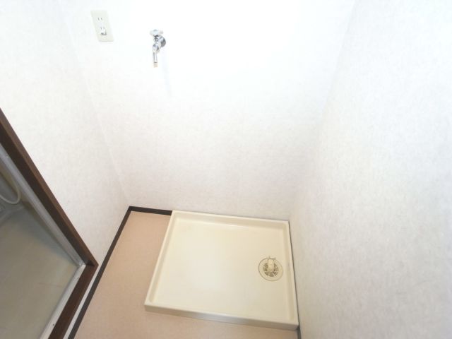 洗面設備　洗濯機置き場です☆