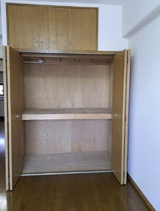 収納　グローリス中野