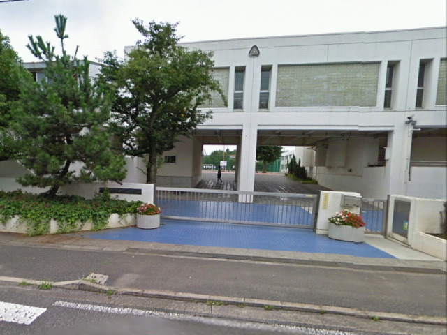 中学校　横浜市立あざみ野中学校（中学校）まで1779m