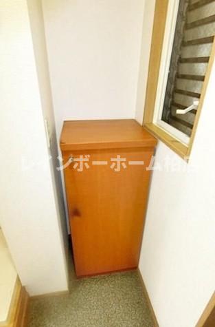 玄関　シューズボックスがあります