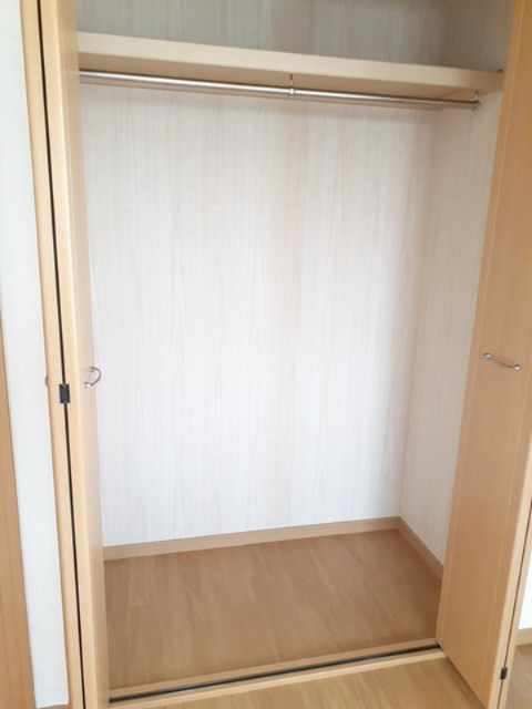 収納　別部屋同一間取りのお写真となります。