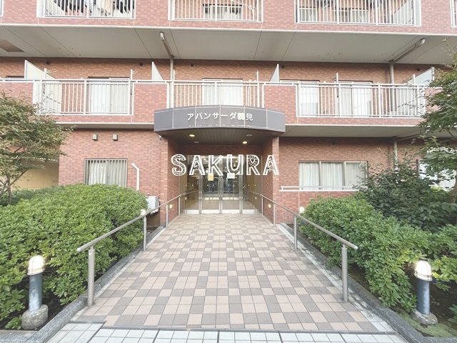 エントランス　管理の行き届いたエントランスです♪