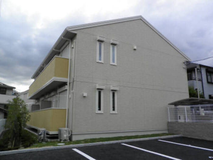 建物外観　敷地内に駐車場があります！
