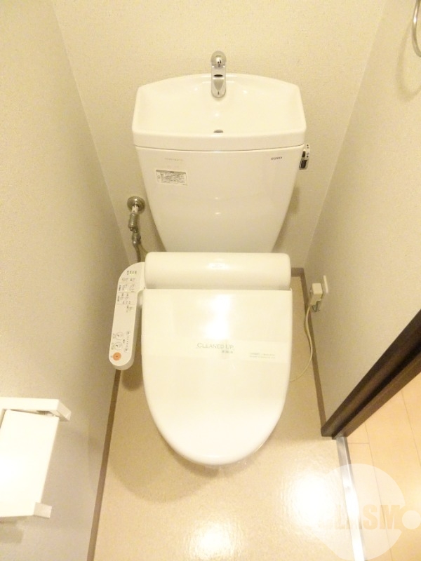 トイレ　ウォシュレット＆ウォームレット