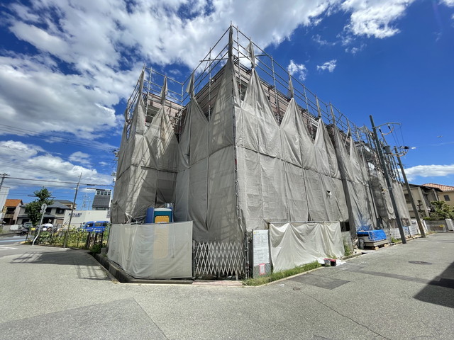 建物外観　建設中