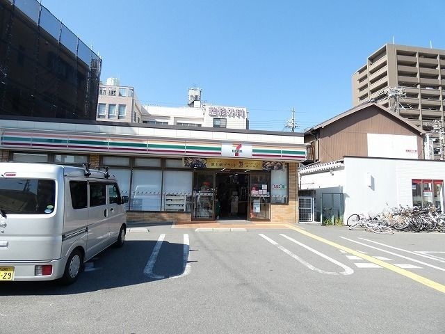 コンビニ　セブンイレブン（コンビニ）まで86m
