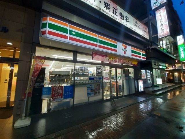 コンビニ　セブンイレブン 飯田橋4丁目店（コンビニ）まで422m
