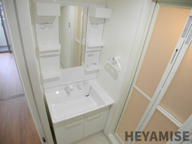 洗面設備　※同間取りの別の階のお部屋の画像です※現況を優先します