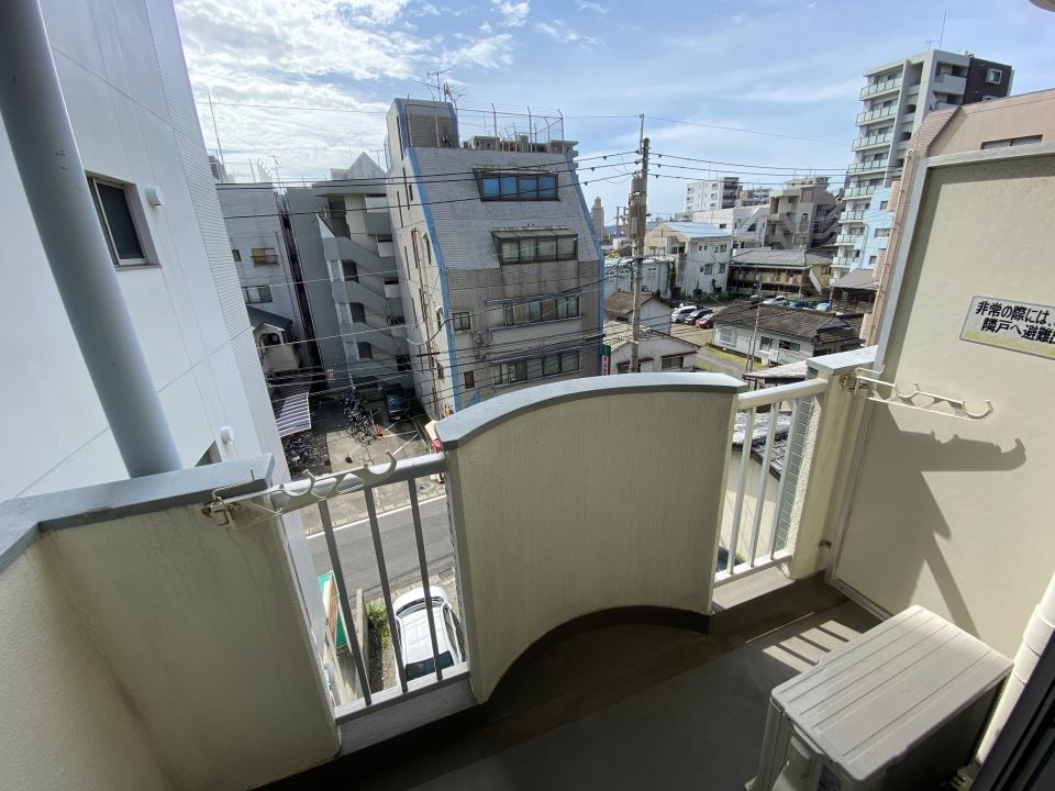 バルコニー　東向きのお部屋です