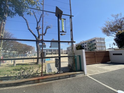 小学校　尼崎市立　金楽寺小学校（小学校）まで755m