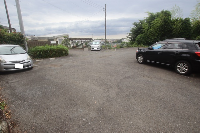駐車場　駐車場要空き確認