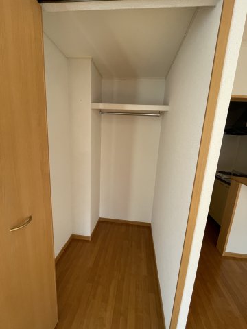 収納　イメージとして同建物他部屋を表示しています